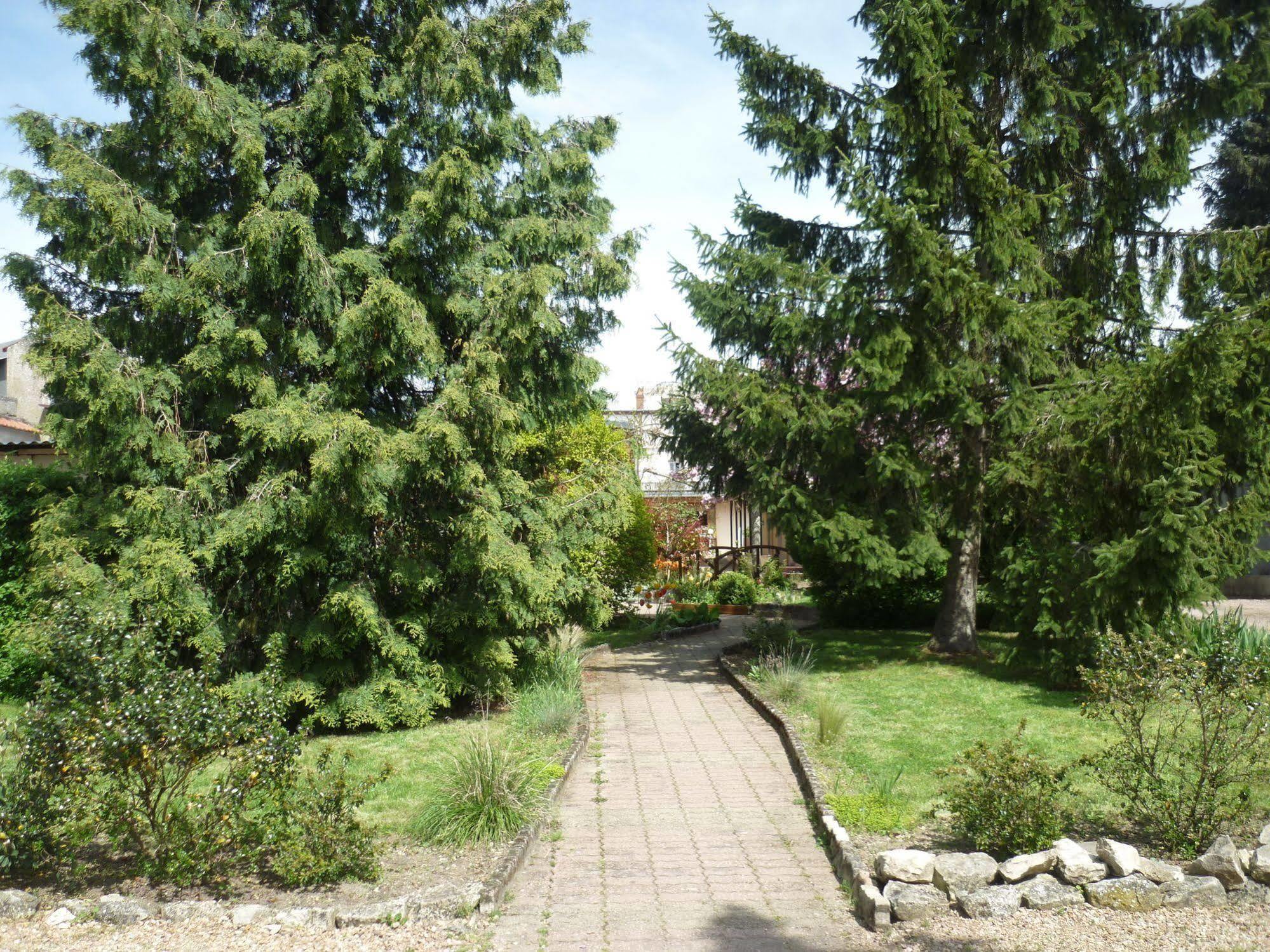 The Originals Boutique, Hotel Clos Sainte Marie, Nevers Esterno foto